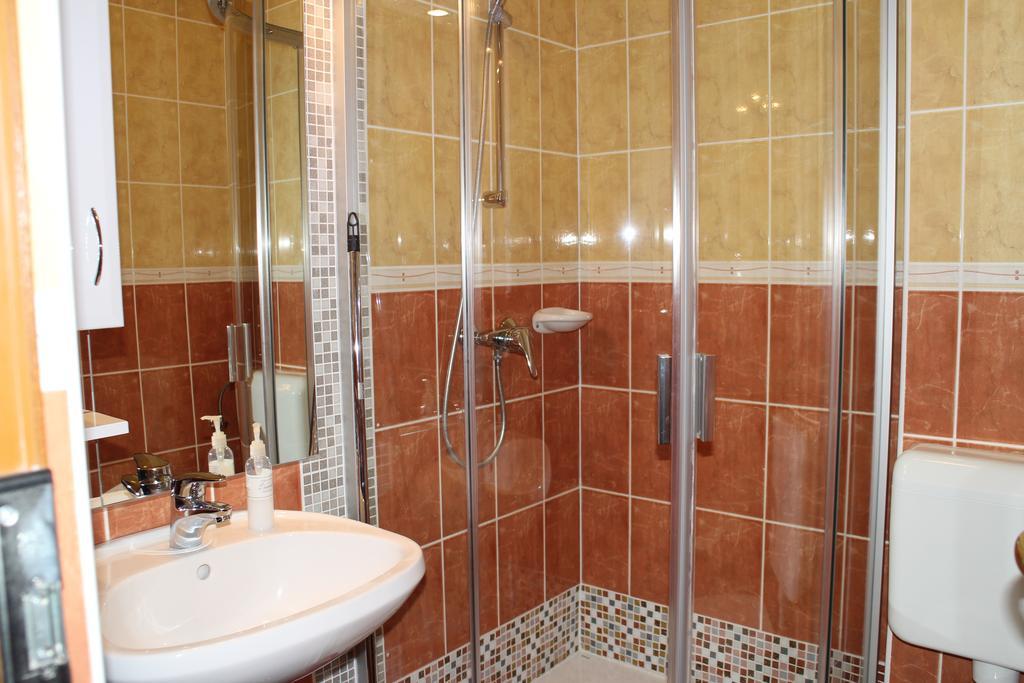 Mandarin Wellness Apartman Siofok Bilik gambar