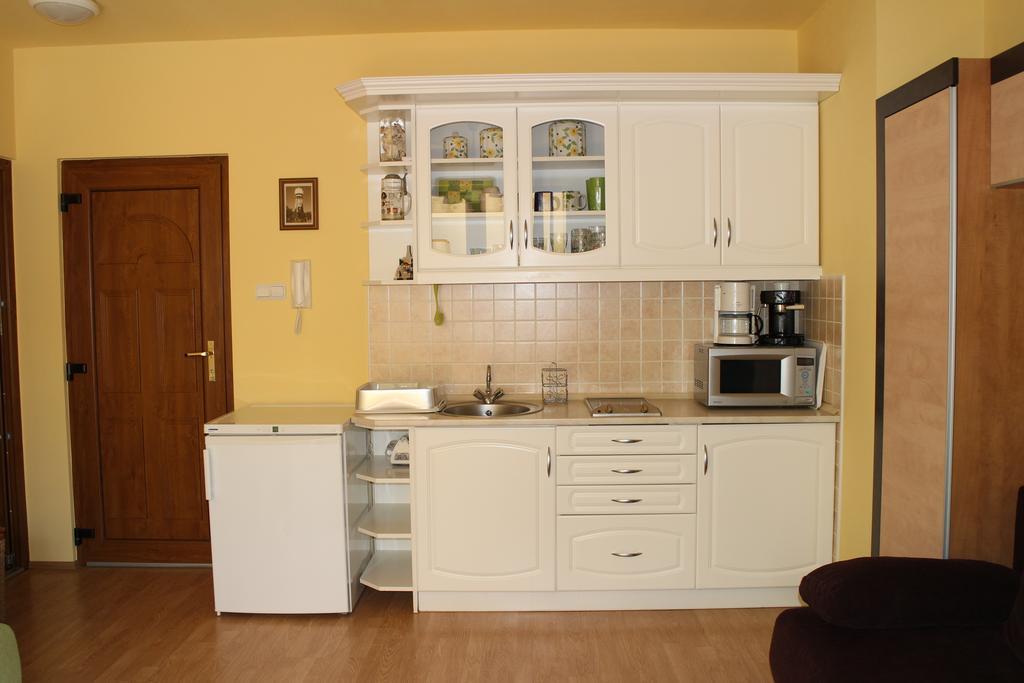 Mandarin Wellness Apartman Siofok Bilik gambar
